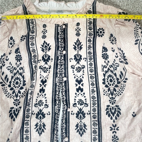 Elegant Pink and Black Patterned Women's Top - Picture 2 of 10